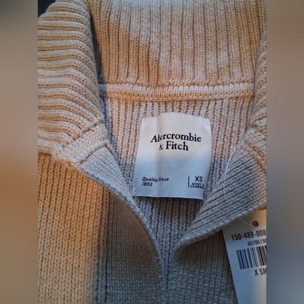 Abercrombie & Fitch  Knit Sweater - Picture 3 of 5